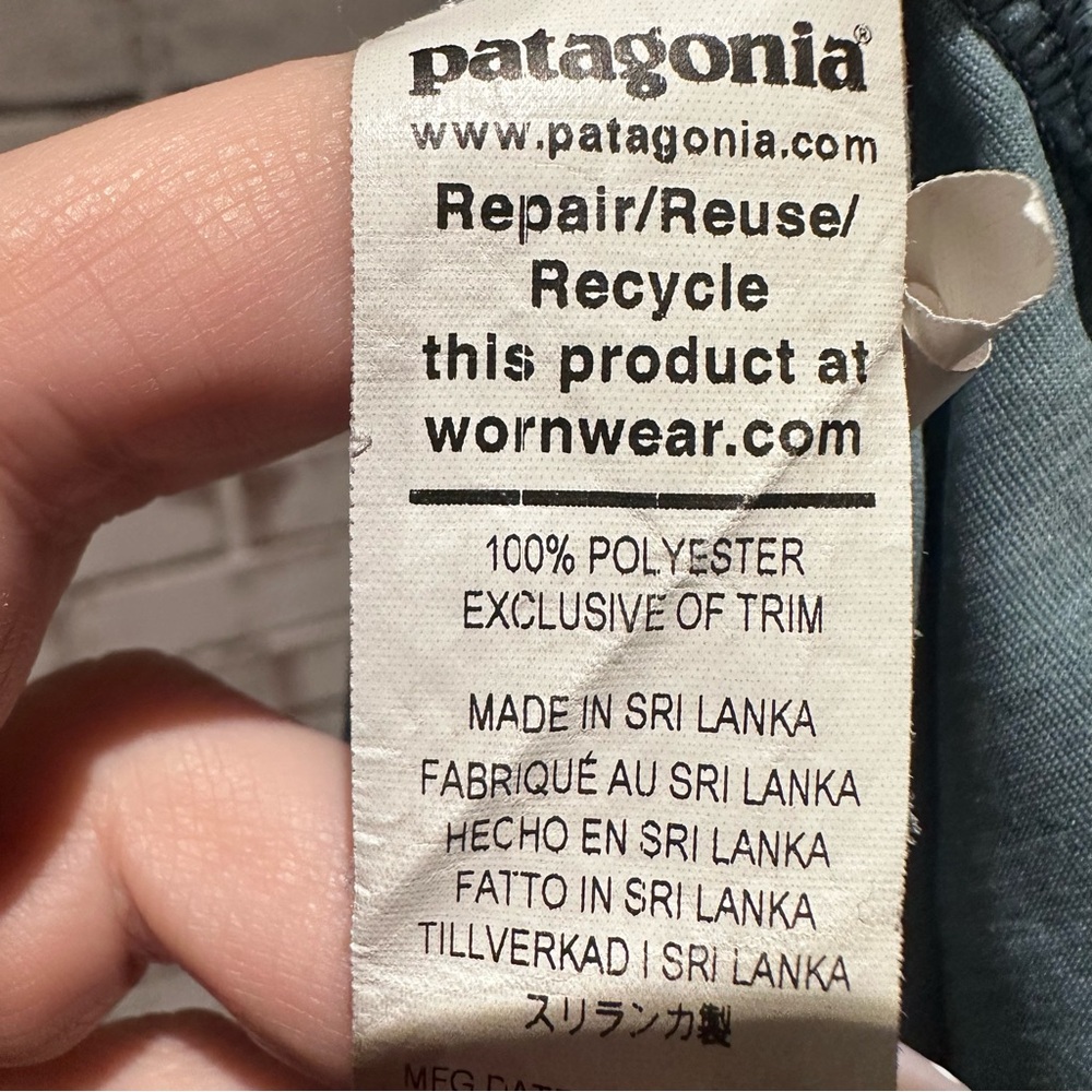 Patagonia Women's Capilene Cool Daily Graphic Shirt - Picture 5 of 5